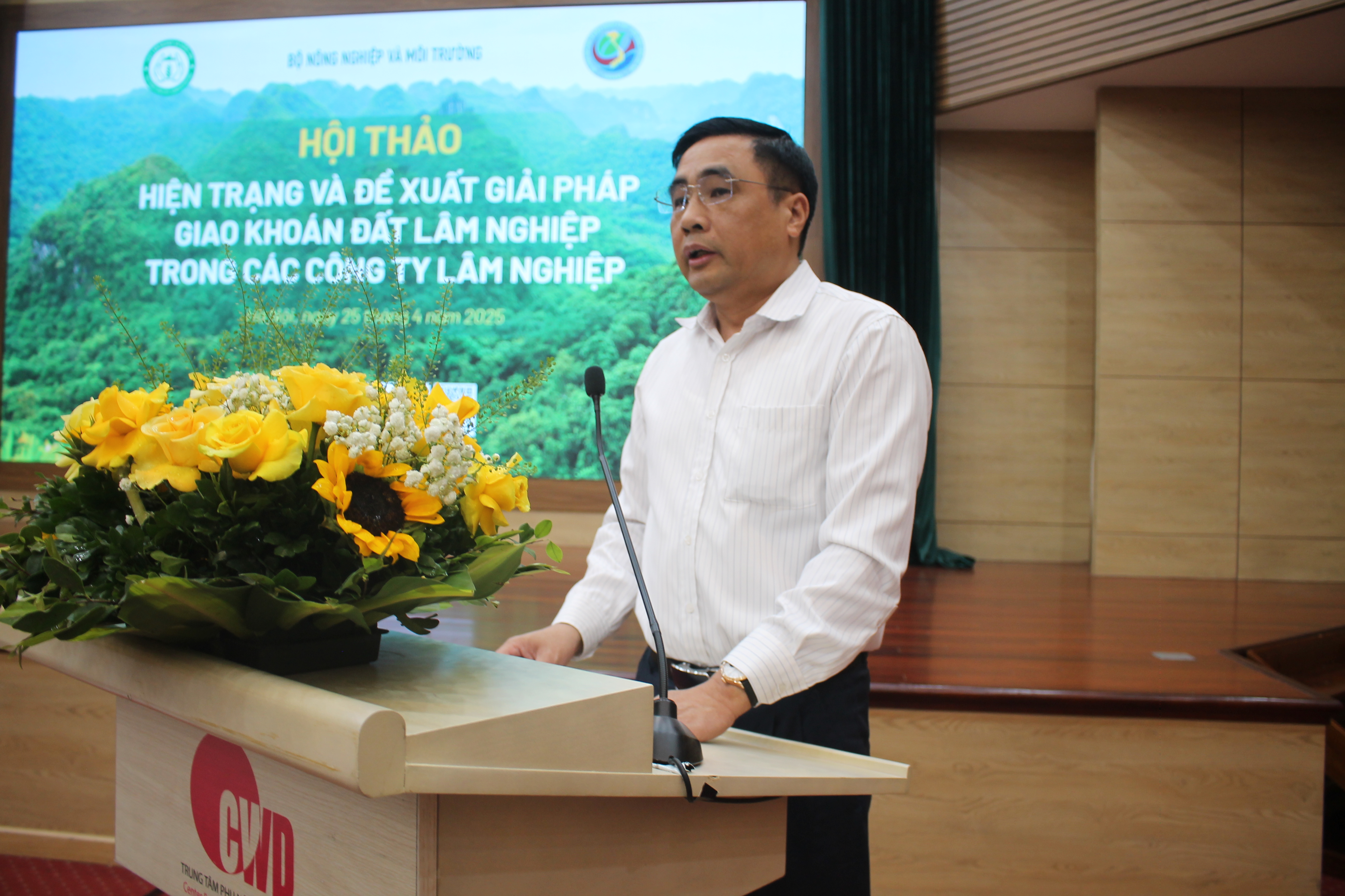 Ông Nguyễn Quốc Trị: "Việc giao khoán đã làm chuyển biến tích cực trong lĩnh vực quản lý bảo vệ rừng và phát triển lâm nghiệp". Ảnh: Chu Khôi.