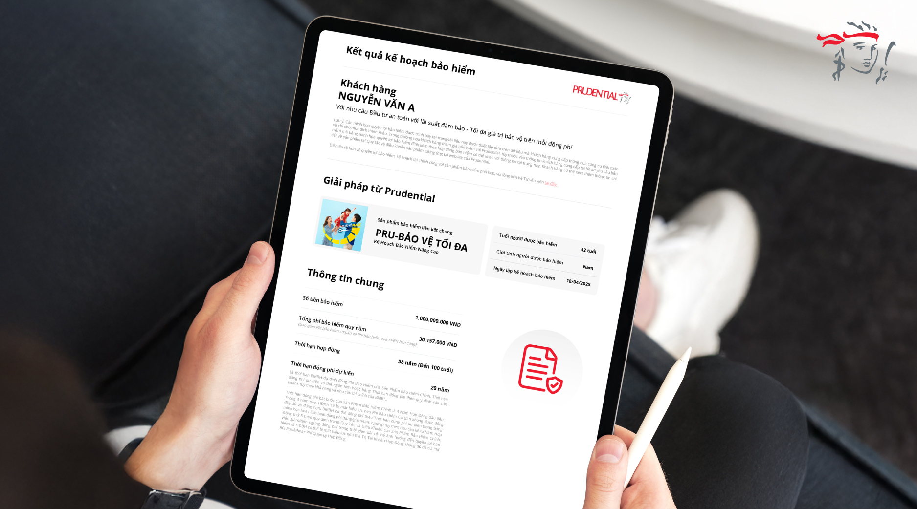 Trang Kết quả kế hoạch bảo hiểm được &ldquo;C&ocirc;ng cụ t&iacute;nh ph&iacute; bảo hiểm&rdquo; của Prudential đề xuất cho anh A dựa tr&ecirc;n nhu cầu vừa bảo vệ vừa đầu tư, số tiền bảo hiểm 1 tỷ, thời gian đ&oacute;ng ph&iacute; 20 năm, v&agrave; c&oacute; khẩu vị rủi ro t&agrave;i ch&iacute;nh trung b&igrave;nh.