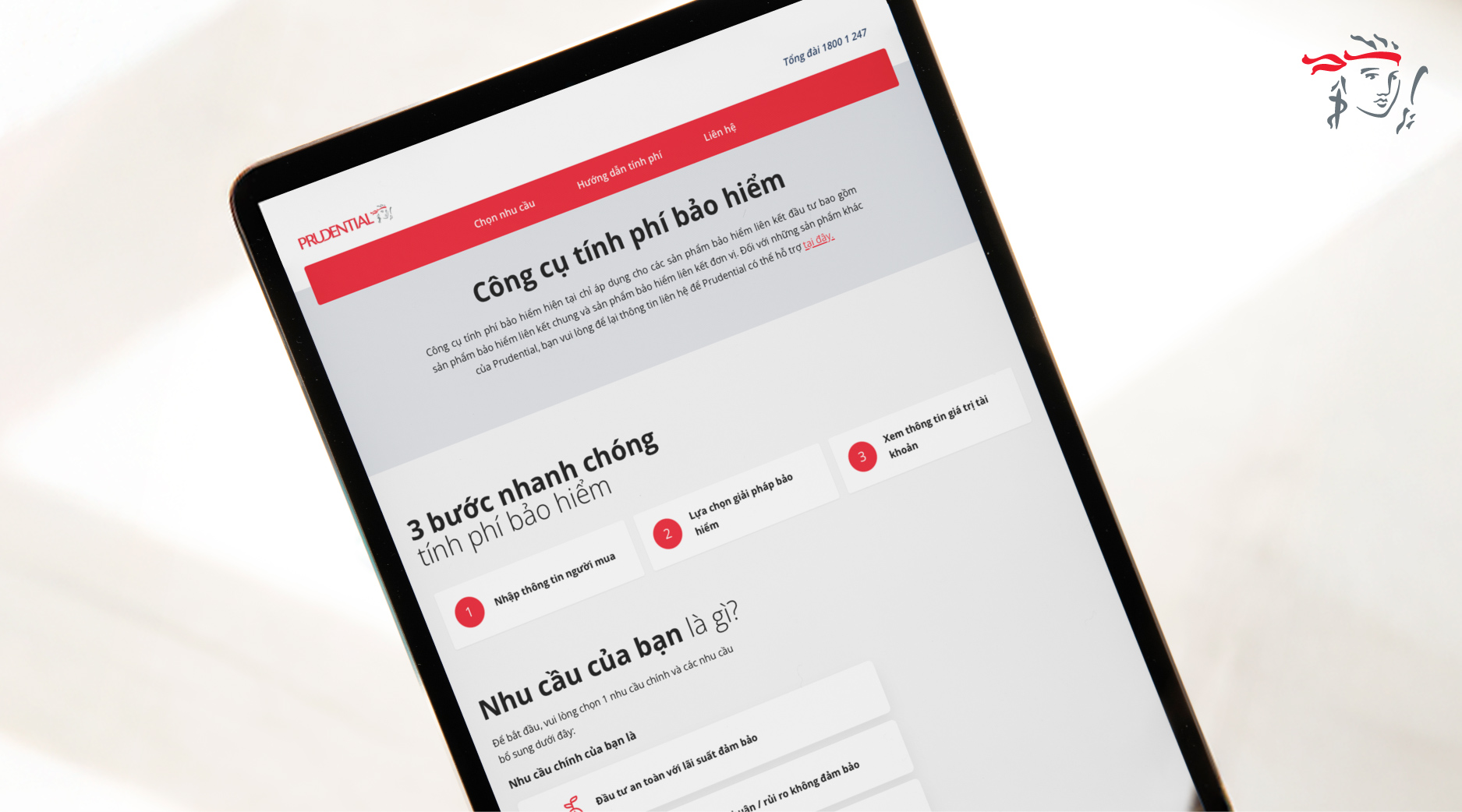 Giao diện của C&ocirc;ng cụ t&iacute;nh ph&iacute; bảo hiểm tr&ecirc;n website của Prudential (https://tinhphibaohiem.prudential.com.vn/).