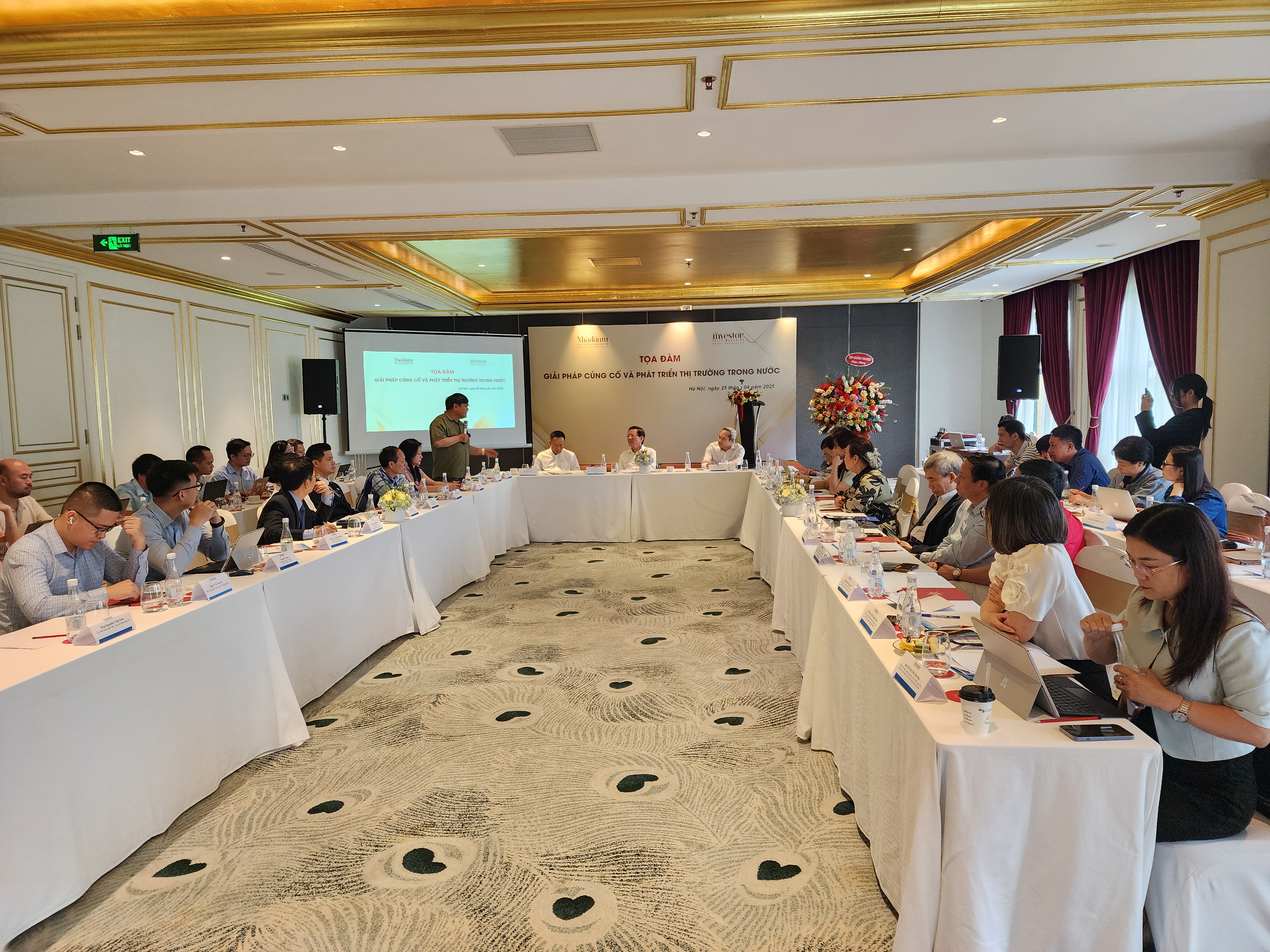 To&agrave;n cảnh&nbsp;tọa đ&agrave;m 