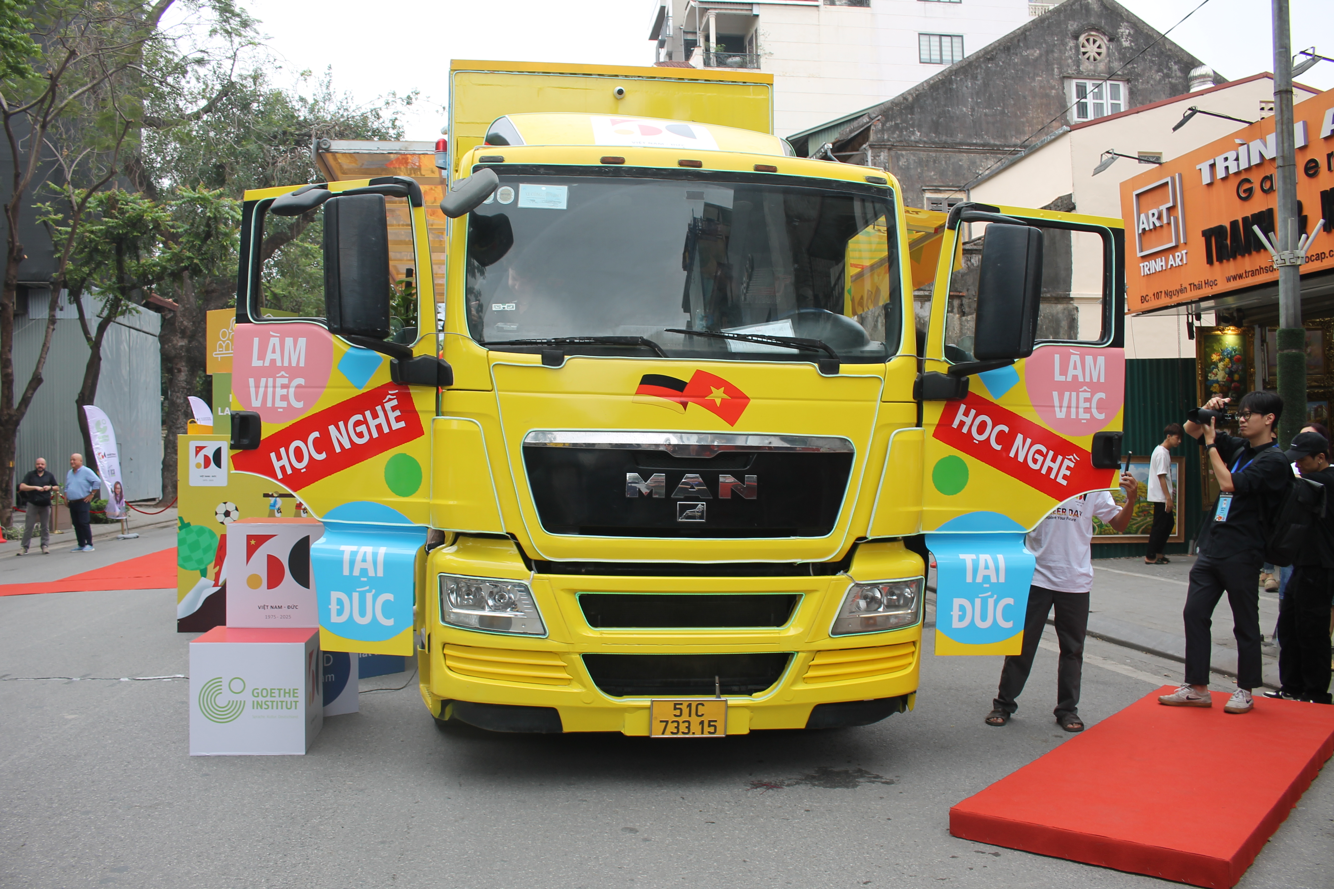 Chiếc xe hướng nghiệp Đức. Ảnh CK