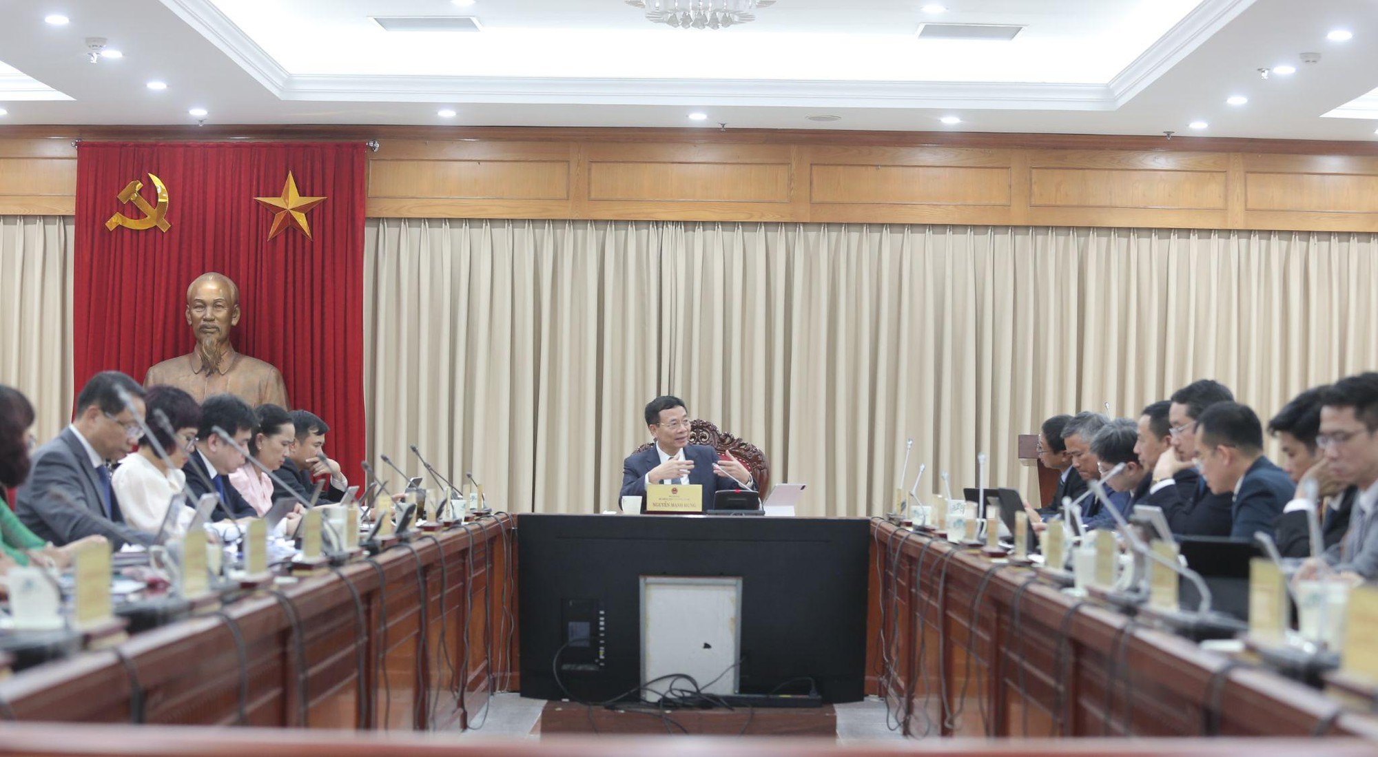 Toàn cảnh buổi làm việc. 