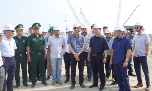 Phó Thủ tướng Trần Hồng Hà kiểm tra tiến độ thi công 2 dự án trọng điểm tại Quảng Trị