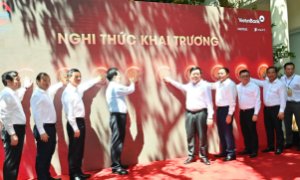 Khai trương Trung tâm Báo chí, phát hành bộ tem đặc biệt kỷ niệm 50 năm thống nhất đất nước