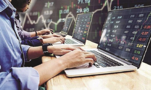 Tổ chức trong nước bán ròng mạnh tuần qua hơn 2.000 tỷ chủ yếu xả cổ phiếu ngân hàng