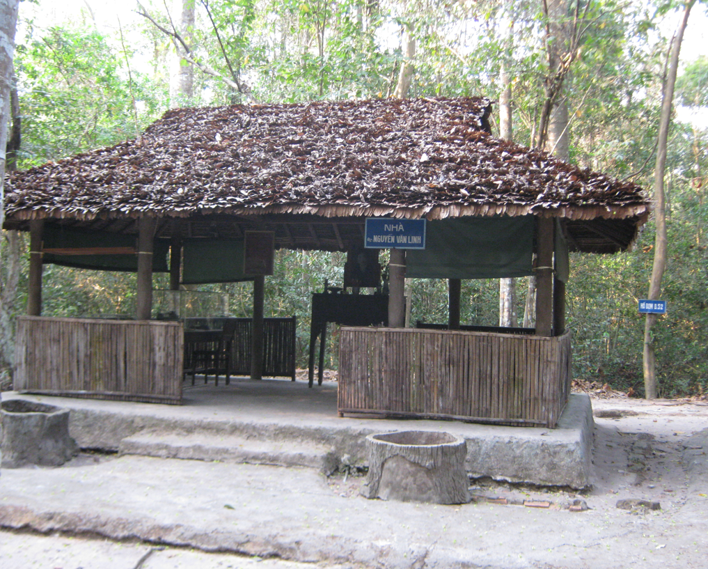 Nh&agrave; l&agrave;m việc của Đồng ch&iacute; Nguyễn Văn Linh tại Di t&iacute;ch Trung ương Cục Miền Nam. Ảnh: CK.