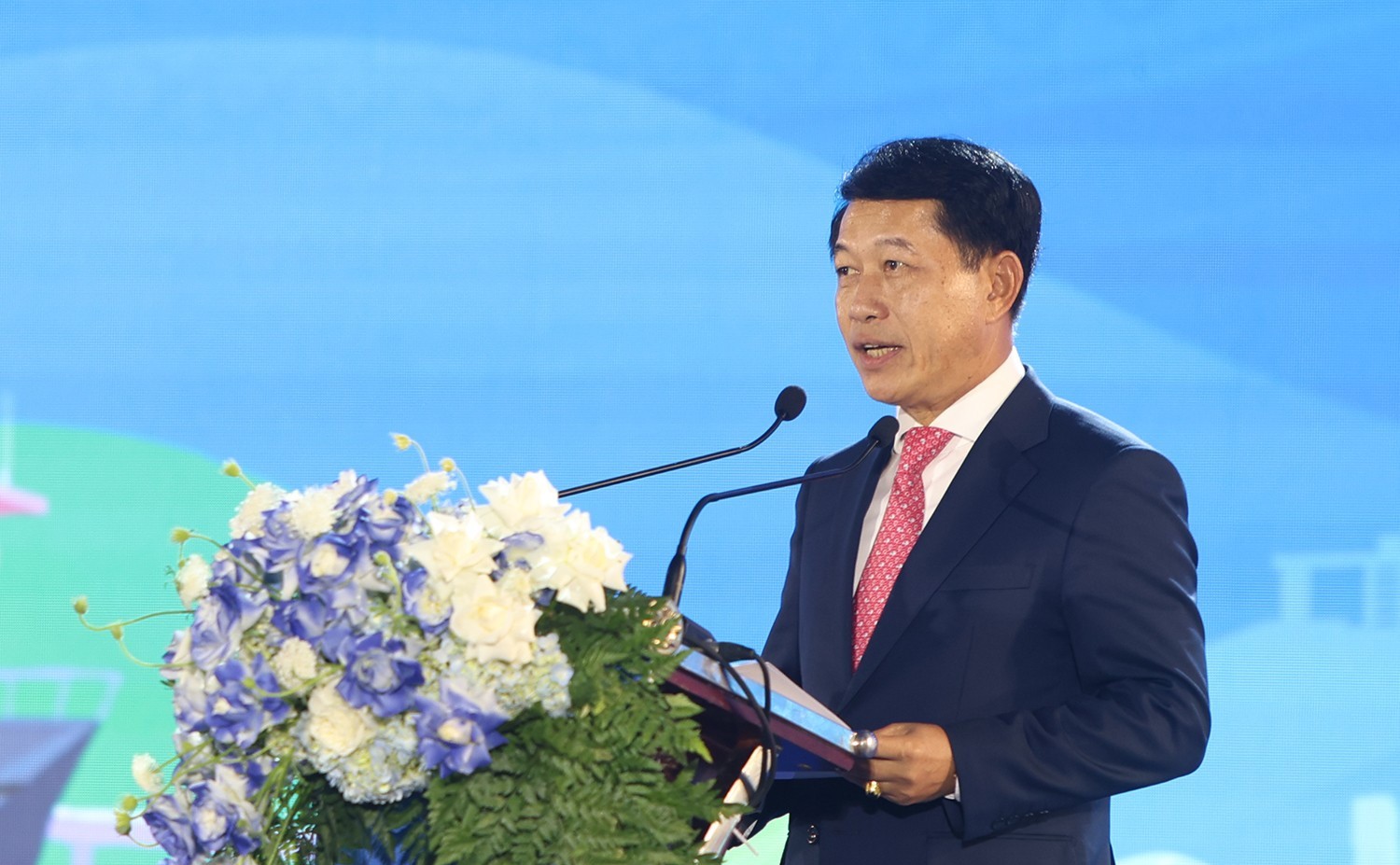 Phó Thủ tướng Chính phủ Lào Saleumxay Kommasith phát biểu tại buổi lễ. Ảnh Báo Hà Tĩnh