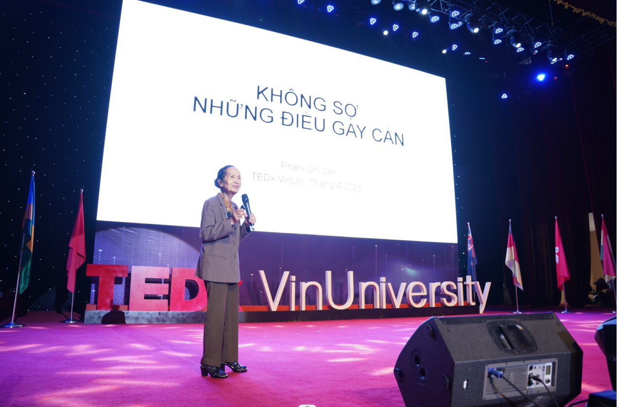 “Không sợ hãi, không bỏ cuộc, giữ tinh thần “never fear” và “don’t stop believing” hay “Hãy NGU theo cách Never give up” chính là những điều bà Phạm Chi Lan muốn nhấn mạnh. 