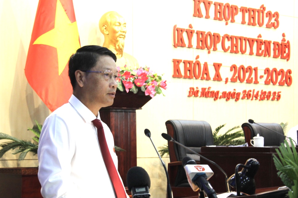 Ông Ngô Xuân Thắng, Chủ tịch HĐND TP. Đà Nẵng phát biểu tại kỳ họp thứ 23 khóa X HĐND TP. Đà Nẵng. 