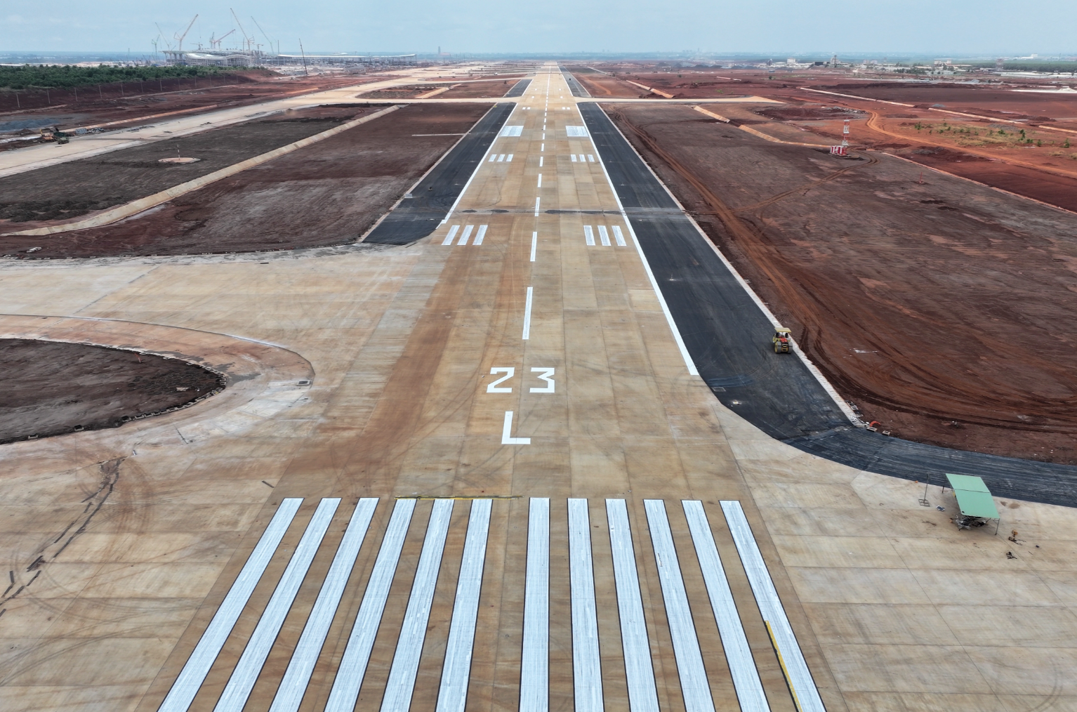 Đường băng số 1 đã hoàn thành phần xây dựng. Ảnh: ACV