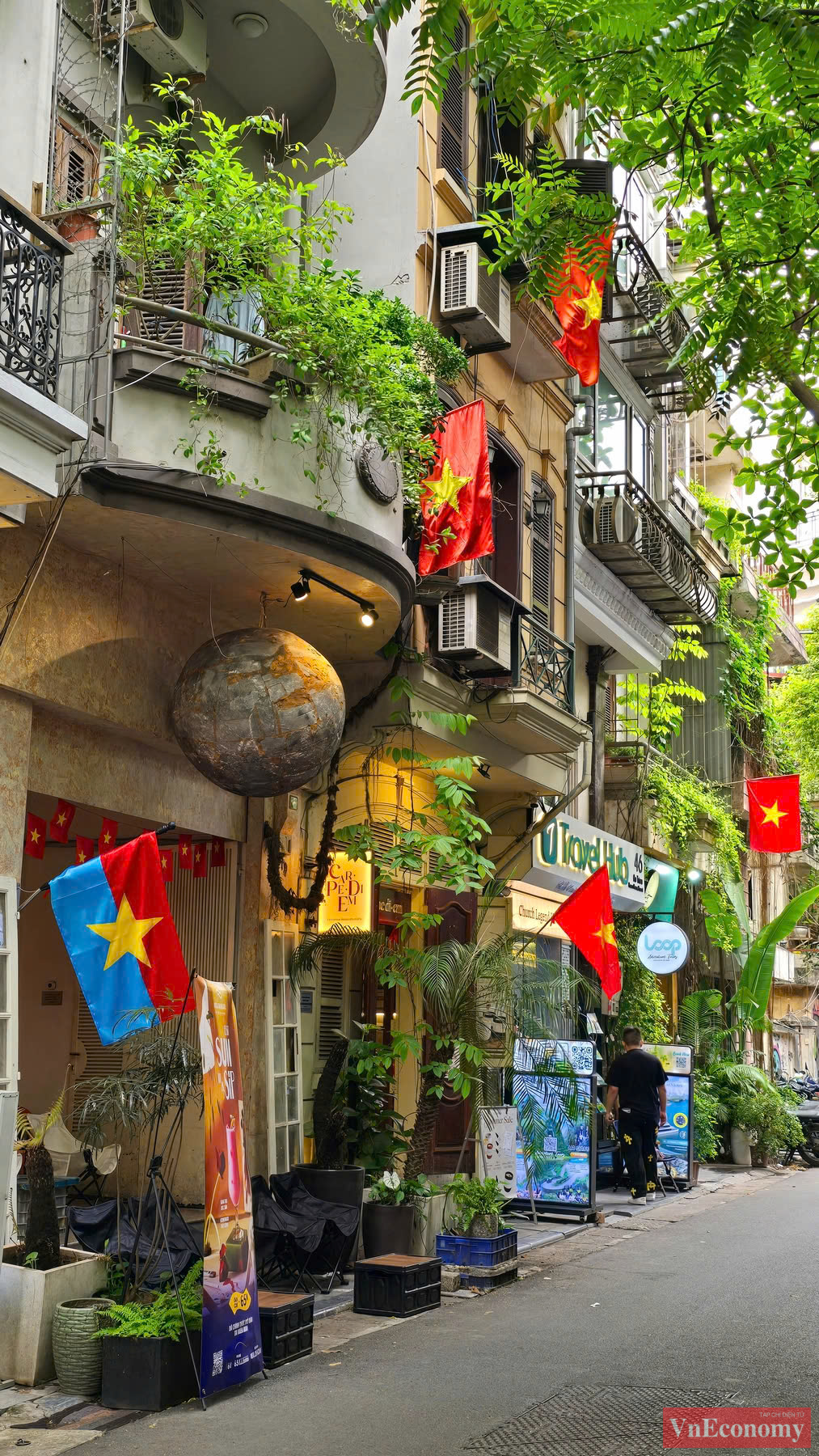 Ng&agrave;y 30/4 năm nay kh&ocirc;ng chỉ l&agrave; dịp nghỉ lễ, m&agrave; c&ograve;n l&agrave; dấu mốc trọng đại, tr&ograve;n nửa thế kỷ kể từ khoảnh khắc lịch sử h&agrave;o h&ugrave;ng kết th&uacute;c cuộc chiến giải ph&oacute;ng d&acirc;n tộc, mở ra kỷ nguy&ecirc;n độc lập, tự do, thống nhất to&agrave;n vẹn l&atilde;nh thổ.