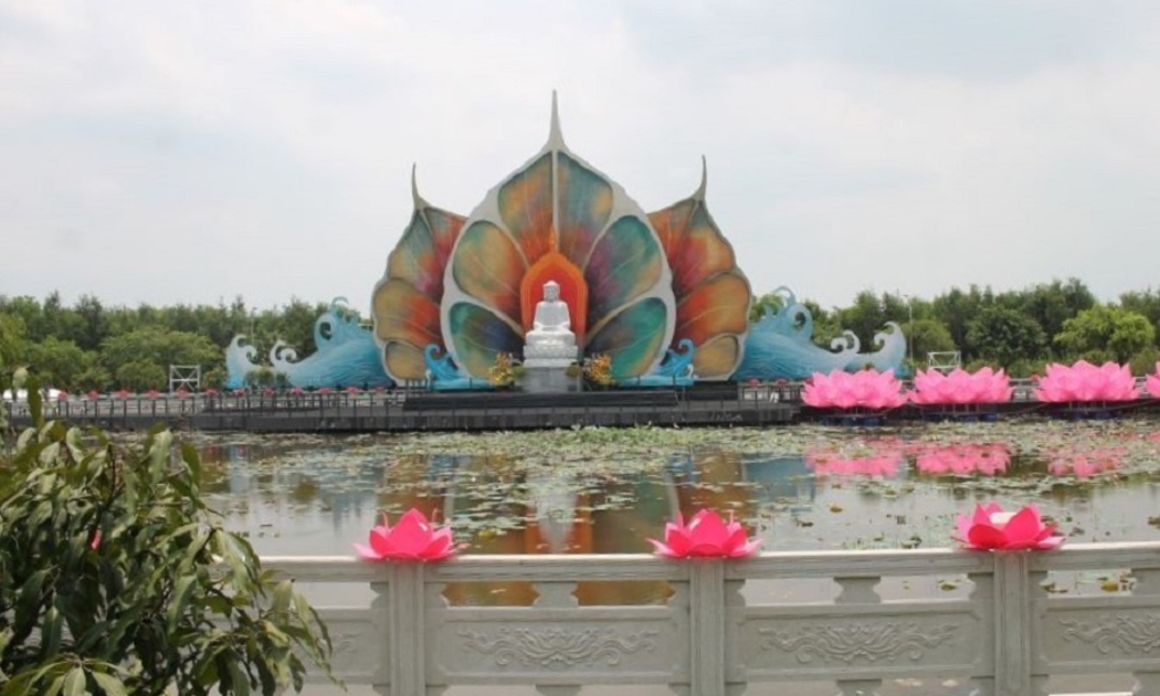 Tiền cảnh phía trước Hội trường chính Đại lễ Vesak Liên hợp quốc 2025. Ảnh: Chu Khôi.