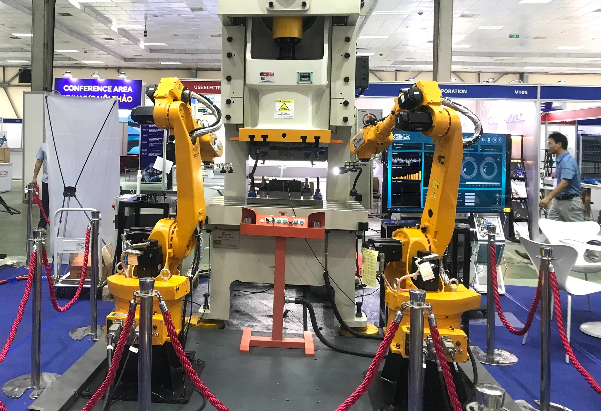 Các dự án IoT giúp nhà máy tiết kiệm thời gian, giảm chi phí và nâng cao chất lượng sản phẩm. Ảnh minh họa