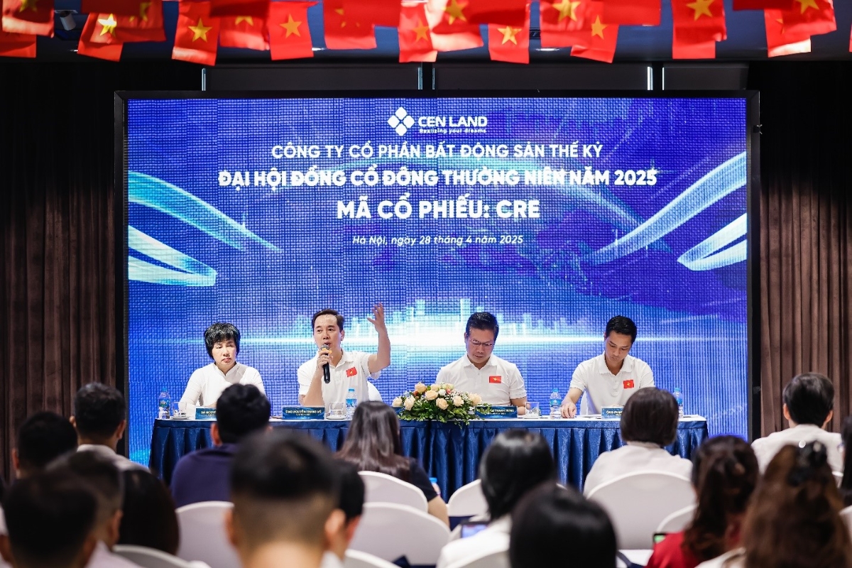 Đo&agrave;n Chủ tịch Cen Land tại Đại hội đồng cổ đ&ocirc;ng 2025.