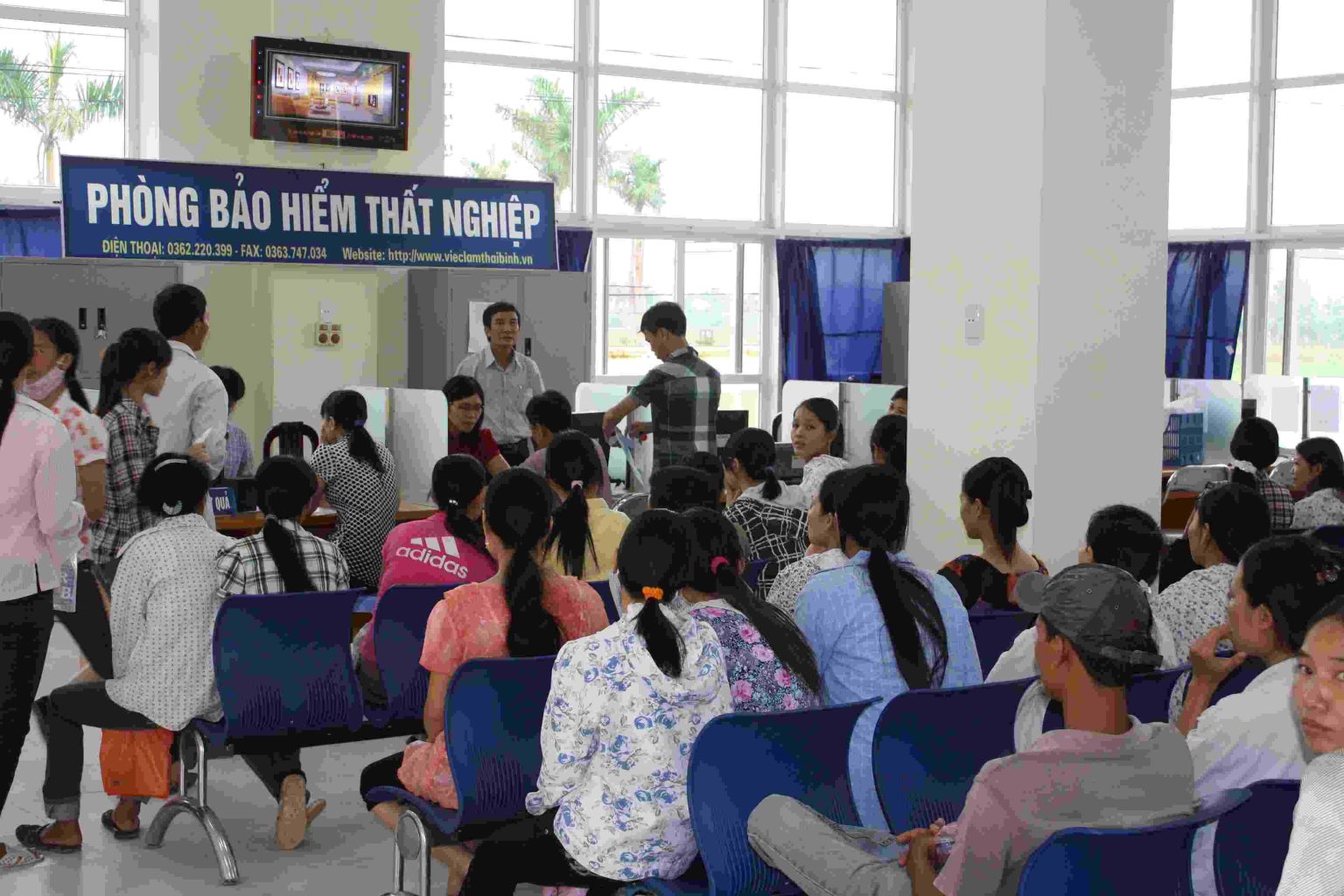 Giới thiệu và tư vấn việc làm tại Trung tâm Dịch vụ việc làm tỉnh Bình Thuận.