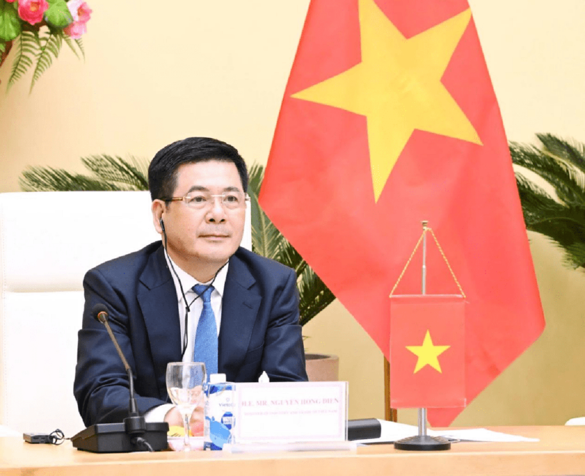 Bộ trưởng Nguyễn Hồng Diên: 