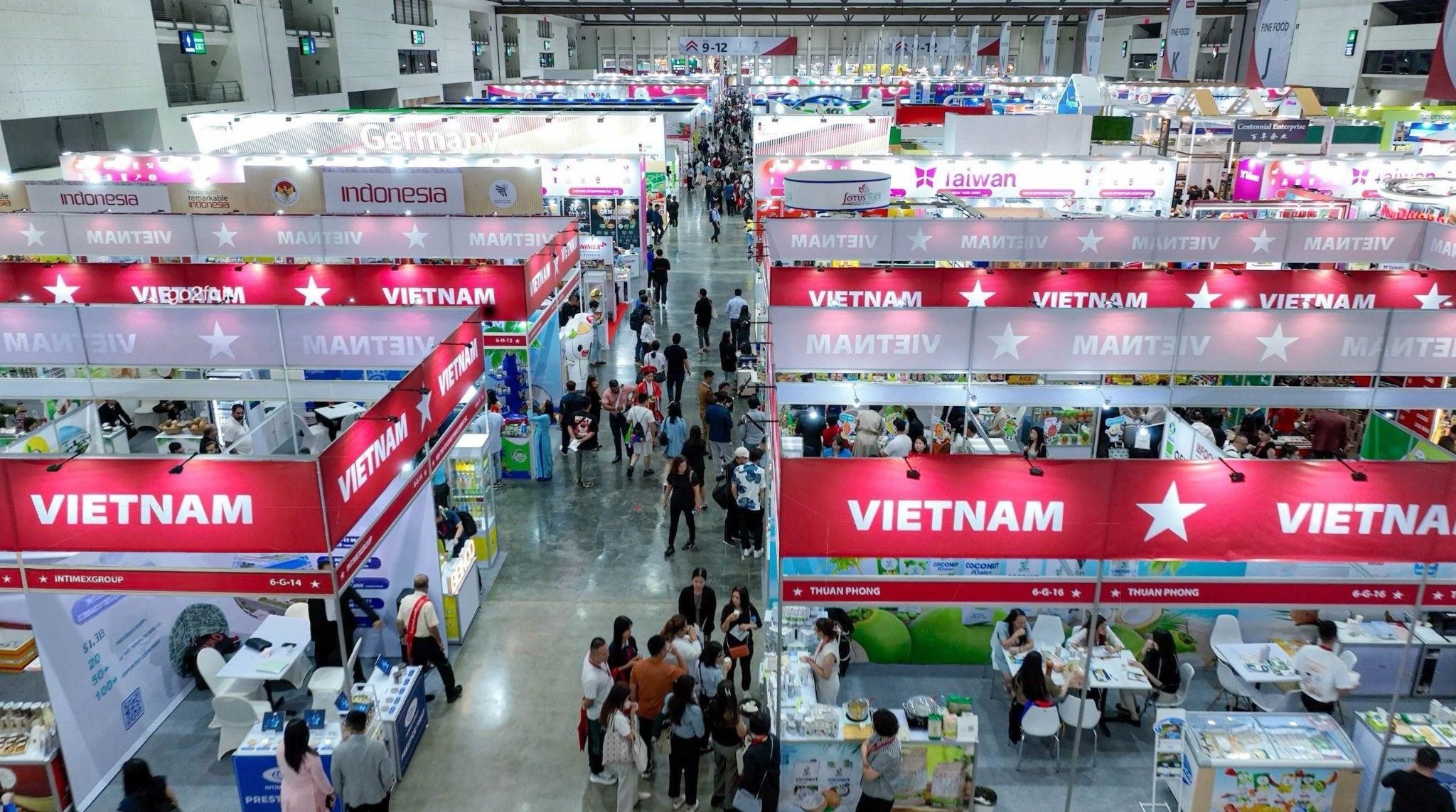 Quang cảnh một khu vực gian hàng Quốc gia Việt Nam tại Thaifex 2024.