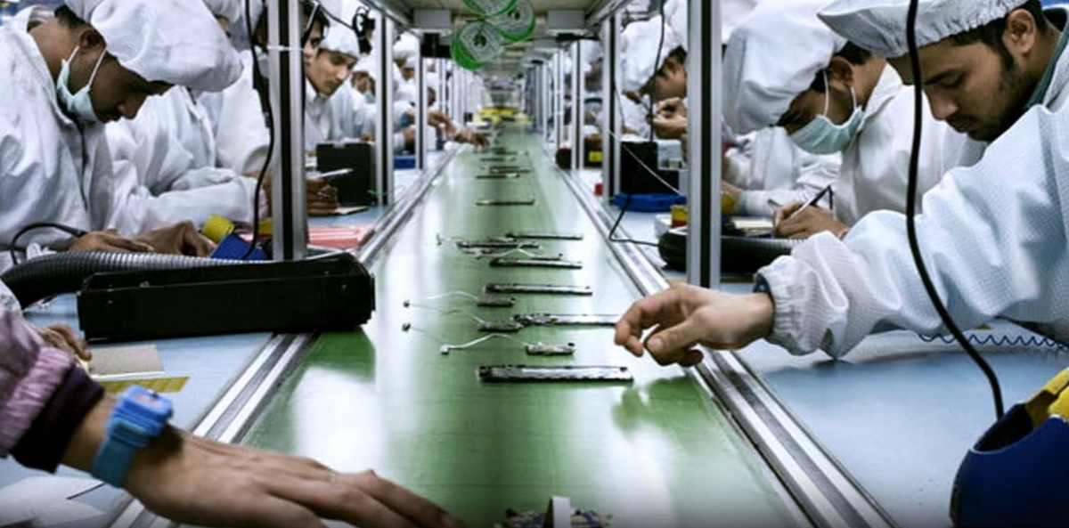 Apple đang tăng cường mối quan hệ với Ấn Độ v&agrave; c&oacute; kế hoạch chuyển to&agrave;n bộ việc lắp r&aacute;p iPhone b&aacute;n tại Mỹ sang Ấn Độ