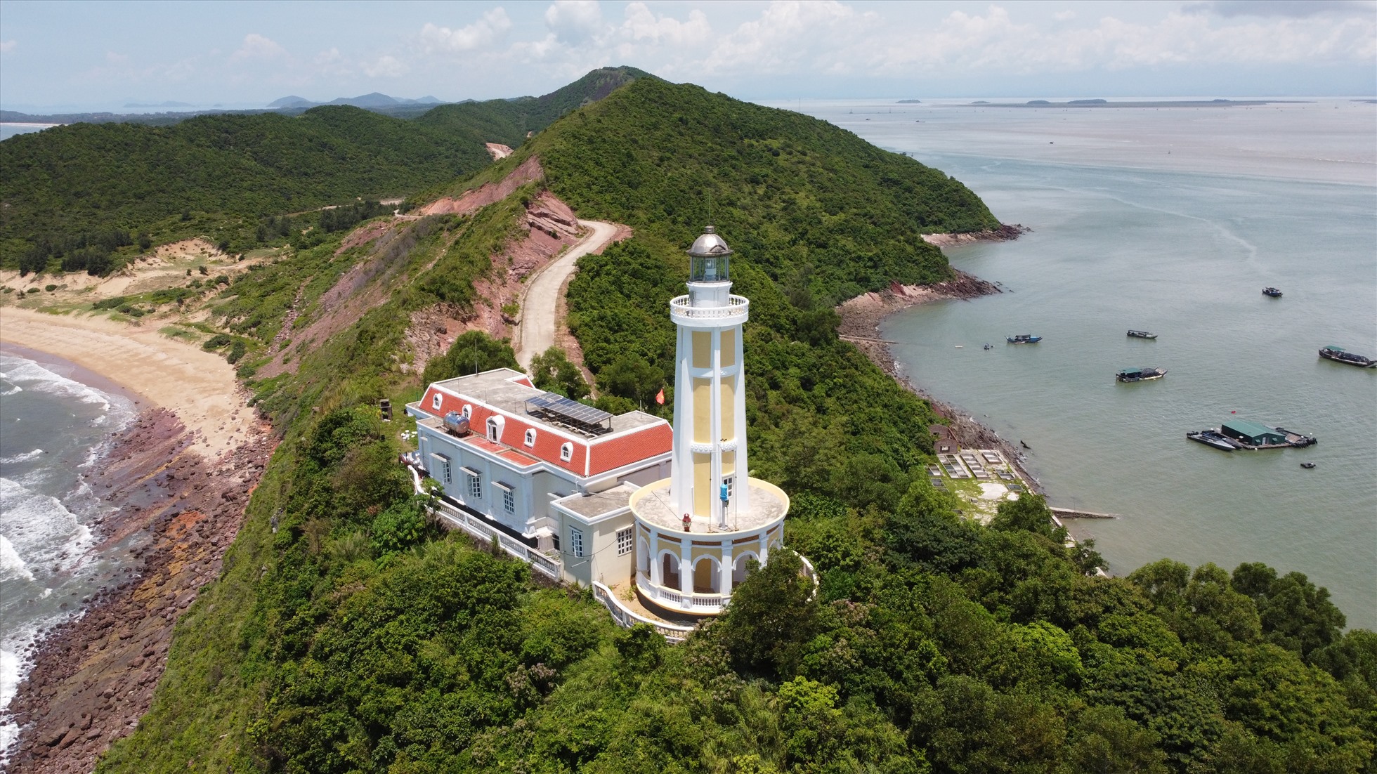 Cao tốc Vân Đồn đi vào hoạt động đã rút ngắn thời gian lưu thông từ Hà Nội đến Móng Cái.