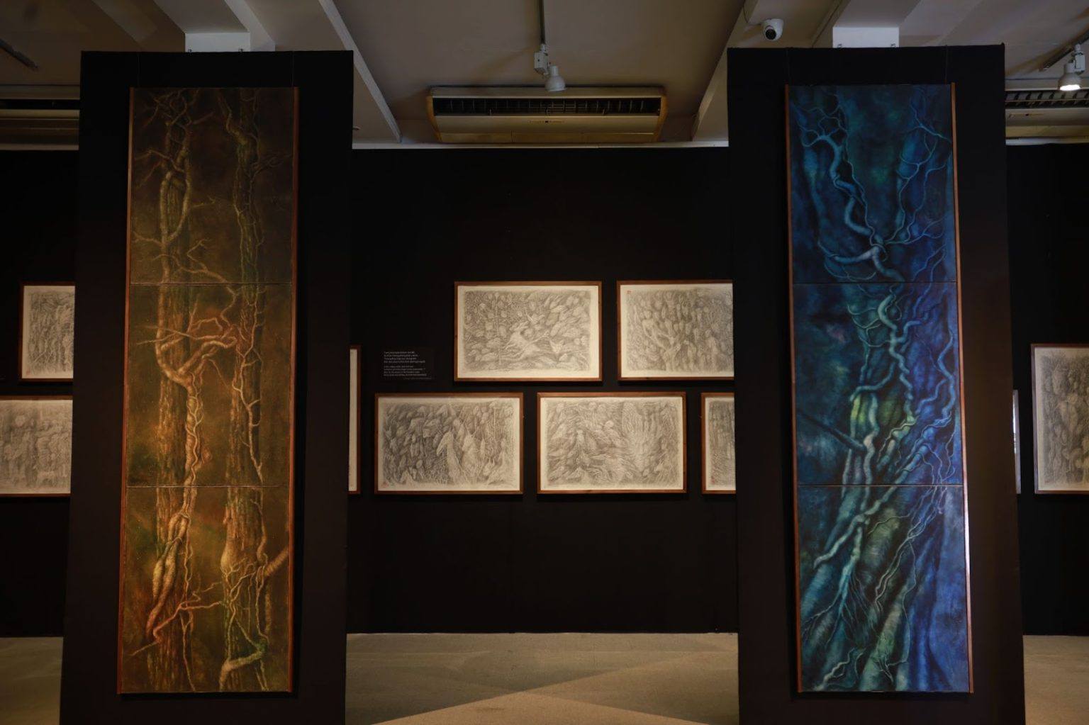 Triển l&atilde;m hồi cố &ldquo;Nguồn cội&rdquo; của nghệ sỹ T&ocirc; B&iacute;ch Hải điểm lại những giai đoạn s&aacute;ng t&aacute;c nổi bật của b&agrave; trong những năm th&aacute;ng xa xứ tại Ph&aacute;p. Nguồn:&nbsp;Art Republik Vietnam.