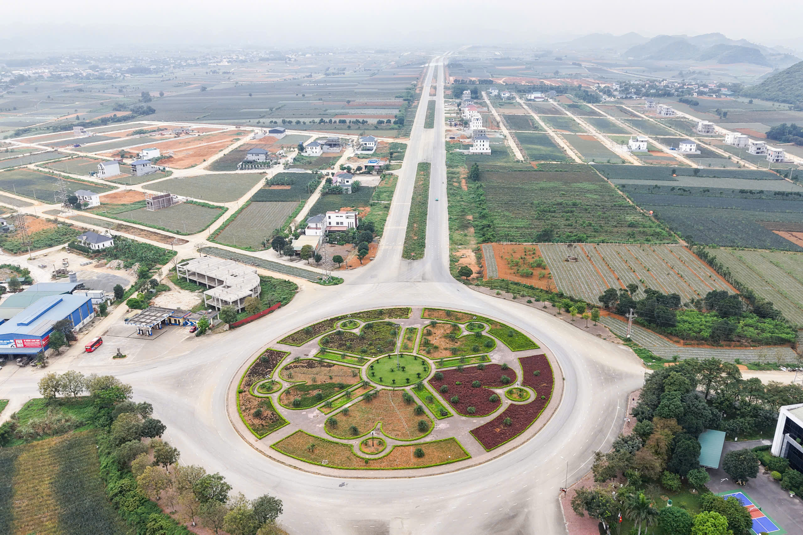 Điểm đầu tuyến đường Đ&ocirc;ng - T&acirc;y tại đường Đồng Giao, th&agrave;nh phố Tam Điệp, tỉnh Ninh B&igrave;nh