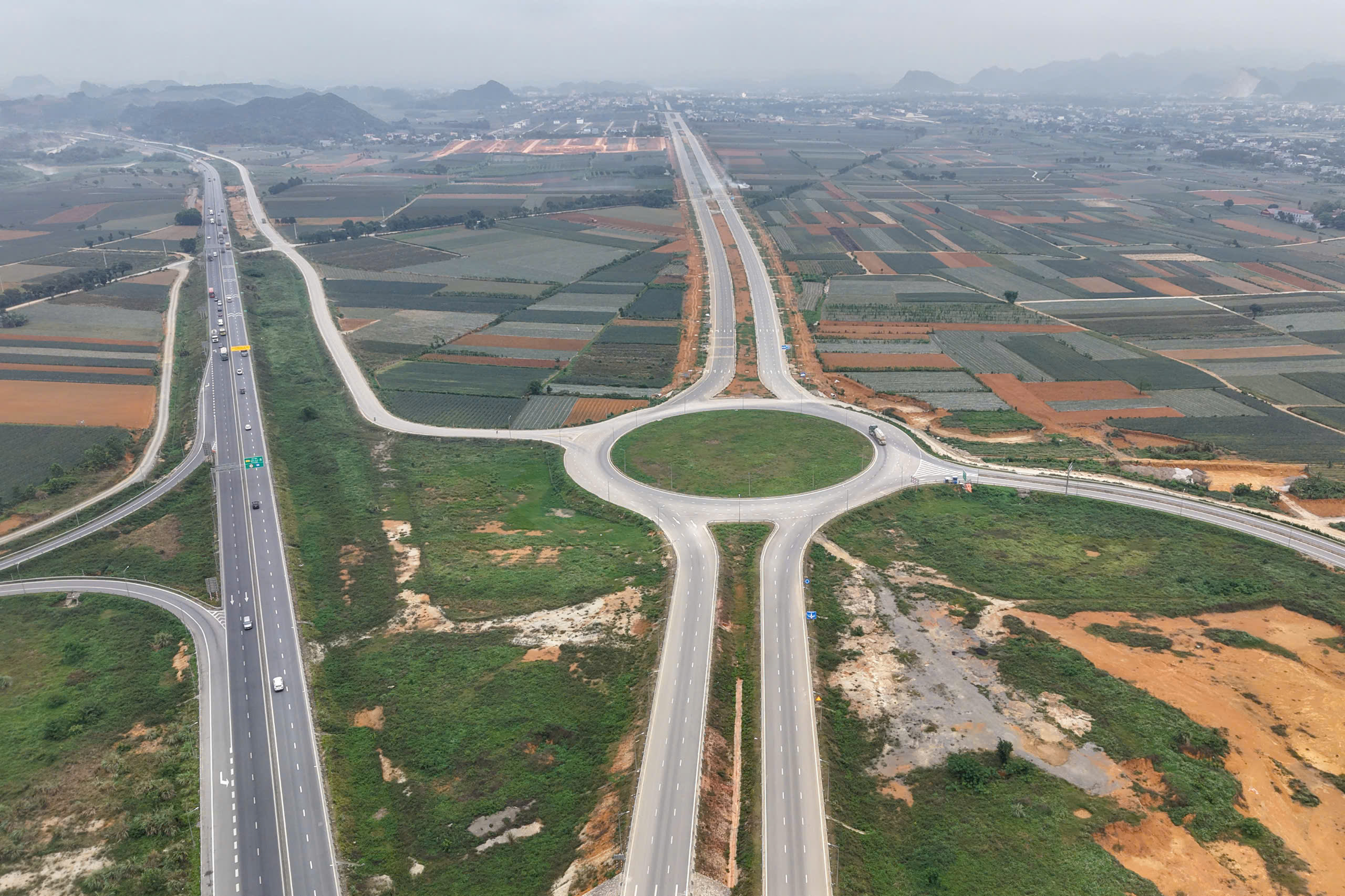 Dự án Đầu tư xây dựng tuyến đường Đông - Tây, tỉnh Ninh Bình giai đoạn I