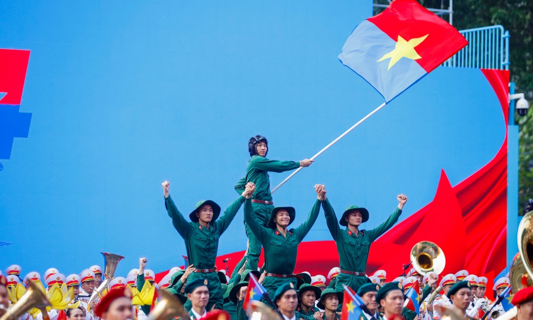 Chương trình nghệ thuật “Rạng rỡ non sông Việt Nam” tại Lễ kỷ niệm 50 năm Ngày Giải phóng miền Nam và thống nhất đất nước sáng 30/4. Ảnh: VGP.