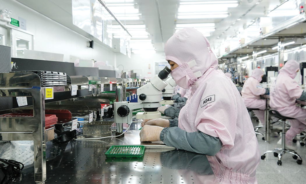 Giai cấp công nhân là lực lượng đi đầu trong sự nghiệp công nghiệp hóa, hiện đại hóa.
