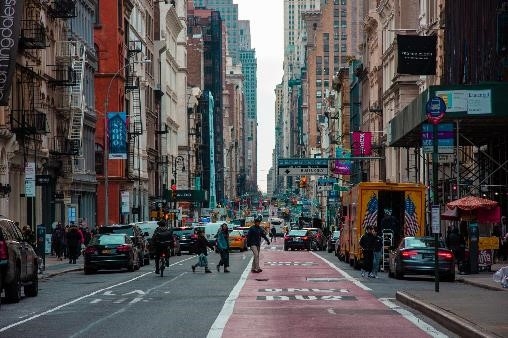 Khu SoHo (New York) l&agrave; &ldquo;thủ phủ&rdquo; của h&agrave;ng trăm thương hiệu xa xỉ.