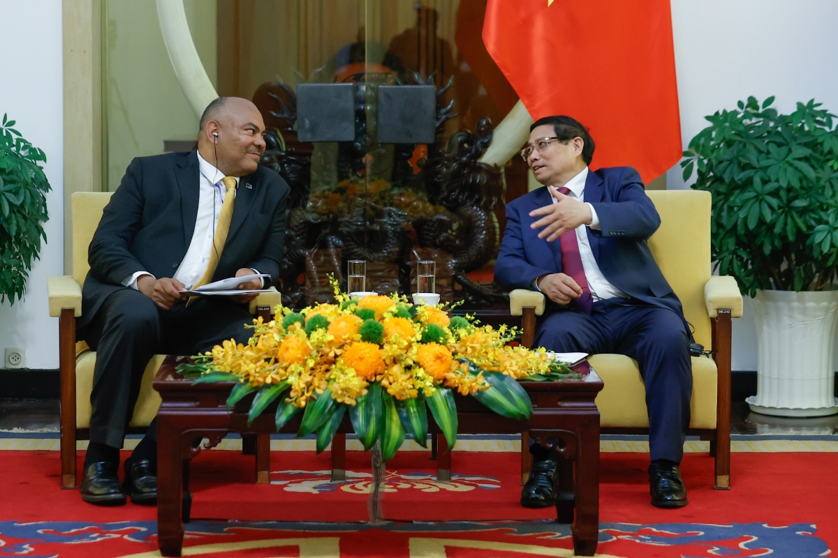 Thủ tướng Chính phủ Phạm Minh Chính tiếp Bộ trưởng Ngoại giao và Hợp tác Đông Phi, Cộng hòa Thống nhất Tanzania, Mahmoud Thabit Kombo - Ảnh: VGP/Nhật Bắc