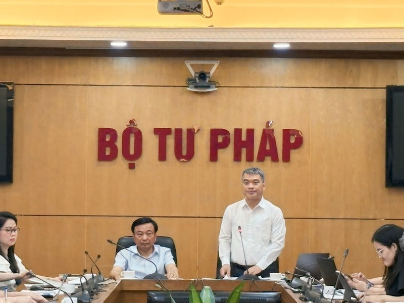 Thứ trưởng Nguyễn Thanh Tú ​​kết luận phiên họp. Ảnh: MOJ.