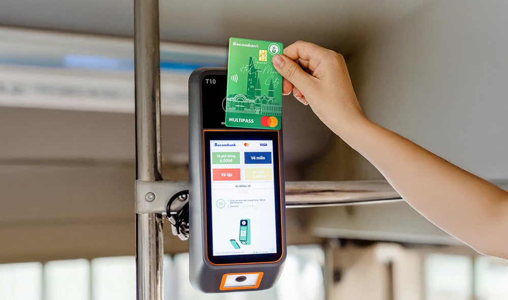 Thẻ Sacombank Mastercard Multipass do Sở Giao th&ocirc;ng c&ocirc;ng ch&aacute;nh TP.HCM phối hợp với Sacombank v&agrave; Mastercard triển khai, th&ecirc;m phương tiện thanh to&aacute;ncho người d&acirc;n lựa chọn khi sử dụng giao th&ocirc;ng c&ocirc;ng cộng.