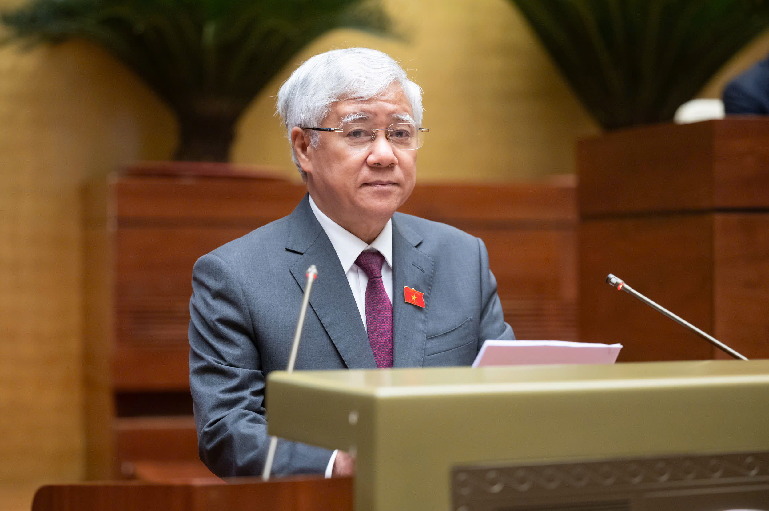 Chủ tịch Ủy ban Trung ương Mặt trận Tổ quốc Việt Nam Đỗ Văn Chiến b&aacute;o c&aacute;o tổng hợp &yacute; kiến, kiến nghị của cử tri v&agrave; nh&acirc;n d&acirc;n gửi đến Kỳ họp thứ 9.