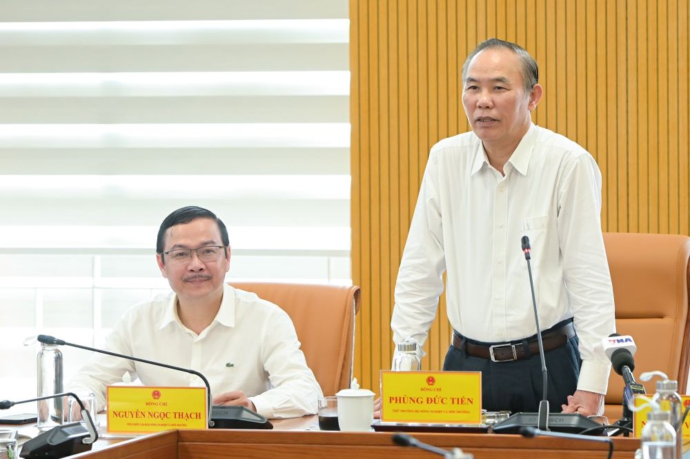 Thứ trưởng Ph&ugrave;ng Đức Tiến: 