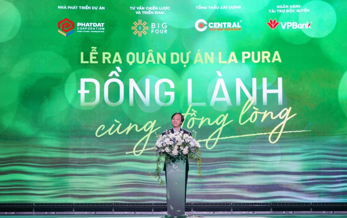 &Ocirc;ng B&ugrave;i Quang Anh Vũ - Th&agrave;nh vi&ecirc;n hội đồng quản trị ki&ecirc;m Tổng gi&aacute;m đốc C&ocirc;ng ty CP Ph&aacute;t triển BĐS Ph&aacute;t Đạt - ph&aacute;t biểu tại Lễ ra qu&acirc;n th&agrave;nh phố dưỡng l&agrave;nh La Pura với vai tr&ograve; l&agrave; nh&agrave; ph&aacute;t triển ch&iacute;nh thức dự &aacute;n.