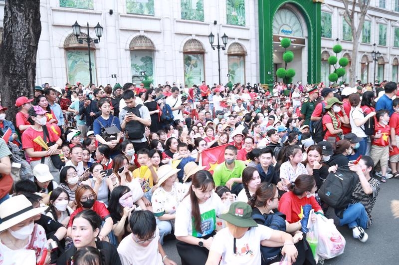 Retail sales of goods and services up 9.9% in 4M