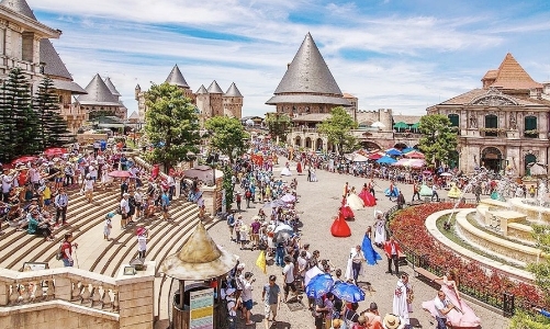 Khối ngành du lịch, dịch vụ là bệ đỡ giúp kinh tế Đà Nẵng tiếp tục đà tăng trưởng bứt phá