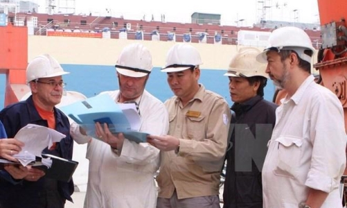 Đề xuất chuyên gia lĩnh vực đặc thù không phải cấp giấy phép lao động khi vào Việt Nam