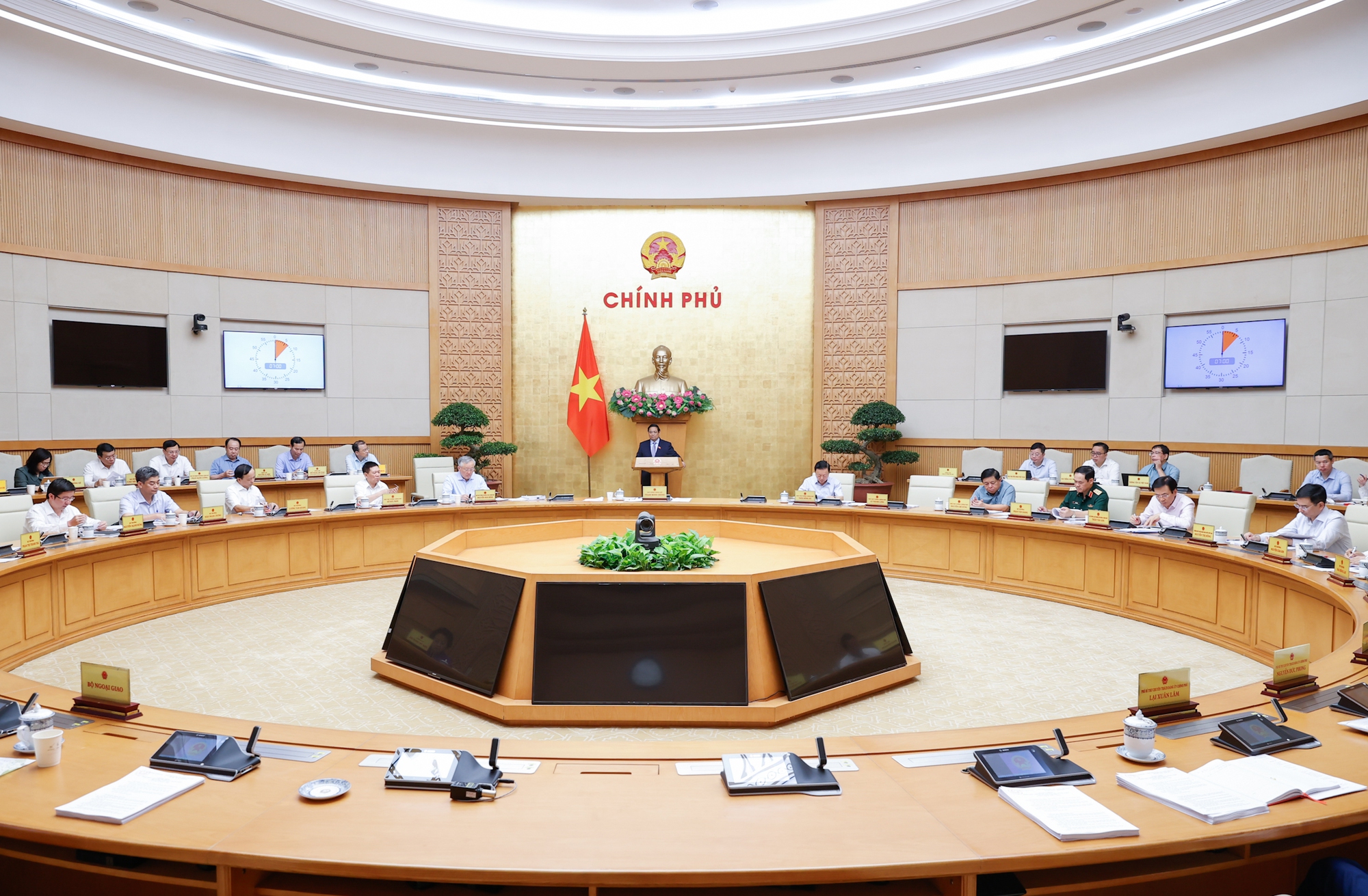 Thủ tướng Phạm Minh Chính chủ trì phiên họp Chính phủ thường kỳ tháng 4/2025 - Ảnh: VGP