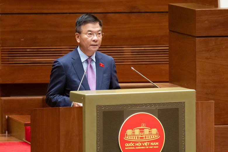 Phó Thủ tướng Chính phủ Lê Thành Long trình bày Tờ trình dự án Luật Khoa học, công nghệ và đổi mới sáng tạo.