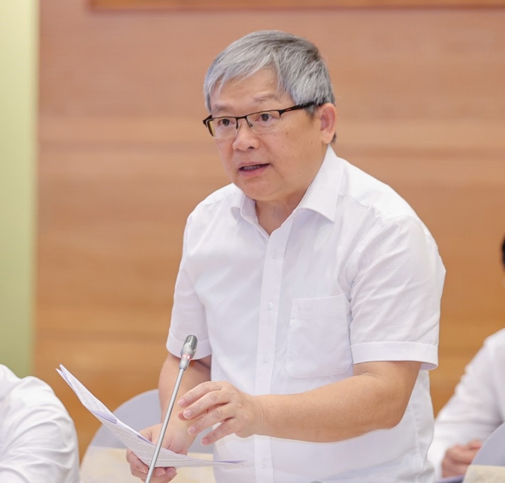 Thiếu tướng Ho&agrave;ng Anh Tuy&ecirc;n cung cấp một số th&ocirc;ng tin li&ecirc;n quan đến tiến độ điều tra vụ sữa giả, thuốc giả v&agrave; thực phẩm chức năng giả.