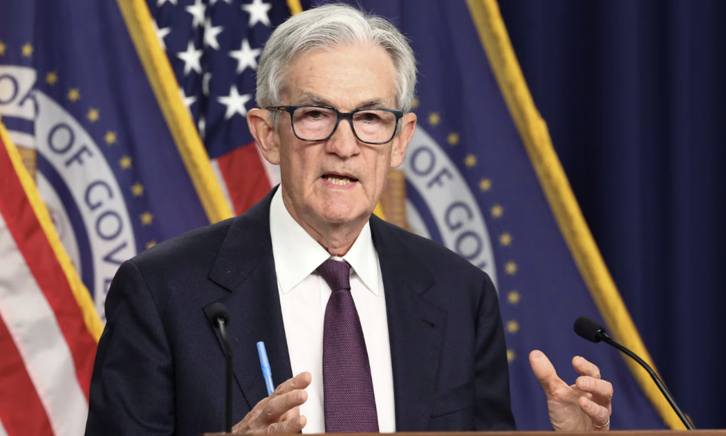 Chủ tịch Fed Jerome Powell tại họp báo ngày 7/5 ở Washington DC - Ảnh: Reuters.