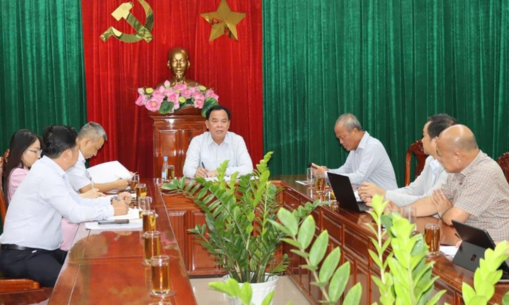 Chủ tịch UBND tỉnh Đồng Nai Võ Tấn Đức đã có buổi làm việc với Công ty TNHH Phát triển căn hộ Nam Long, ngày 6/5.