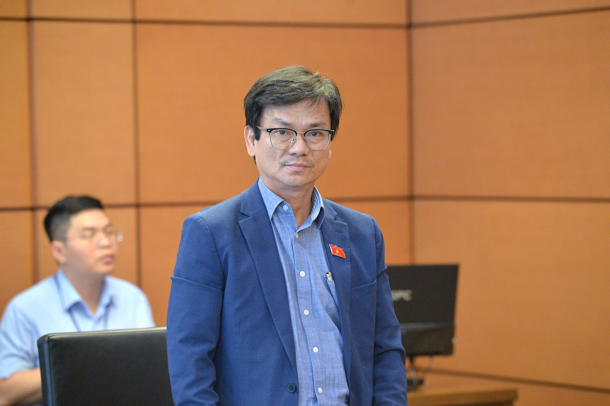 Đại biểu Dương B&igrave;nh Ph&uacute;, đo&agrave;n Ph&uacute; Y&ecirc;n.