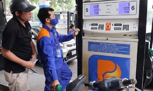 Giá xăng dầu tiếp tục giảm