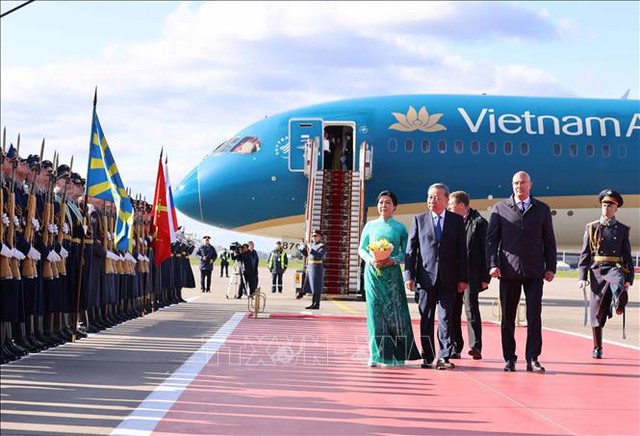 Tổng Bí thư Tô Lâm và Phu nhân đến Thủ đô Moskva, bắt đầu chuyến thăm chính thức Liên bang Nga và dự Lễ kỷ niệm 80 năm Ngày Chiến thắng trong chiến tranh Vệ quốc vĩ đại - Ảnh: TTXVN