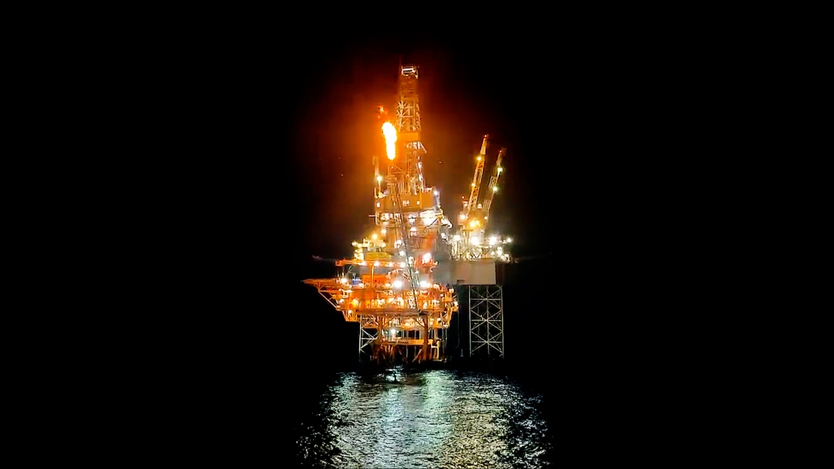 Gi&agrave;n WHP-DH01, thuộc dự &aacute;n ph&aacute;t triển mỏ Đại H&ugrave;ng giai đoạn 3, ch&iacute;nh thức khai th&aacute;c d&ograve;ng dầu thương mại đầu ti&ecirc;n v&agrave;o ng&agrave;y 7/5/2025.