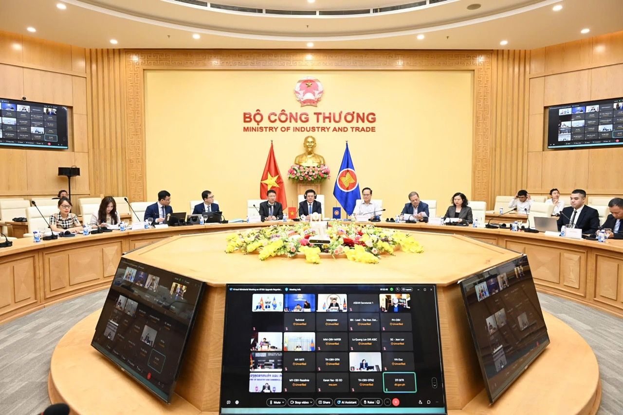 Hội nghị Bộ trưởng Kinh tế ASEAN đặc biệt lần thứ hai về đàm phán nâng cấp Hiệp định Thương mại Hàng hóa ASEAN (ATIGA) đã diễn ra theo hình thức trực tuyến.