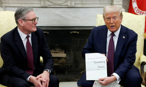 Anh trở thành nước đầu tiên đạt thỏa thuận thương mại với Mỹ