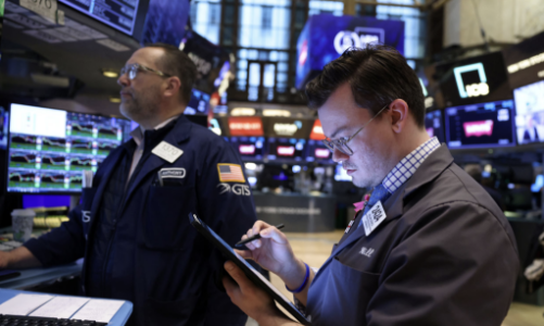 Chứng khoán Mỹ giảm điểm trước đàm phán thương mại với Trung Quốc, giá dầu hoàn tất tuần tăng